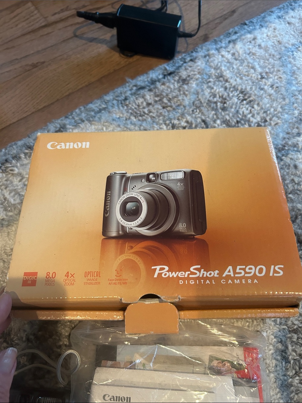 Canon 8.0MP Compact Digital Camera in Metallic Silver-Gray - Picture 10 of 17